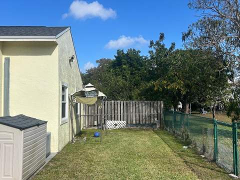 1281 SW 85th Avenue, Pembroke Pines FL - photo 8 of 19