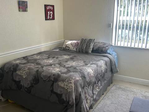 1281 SW 85th Avenue, Pembroke Pines FL - photo 12 of 19