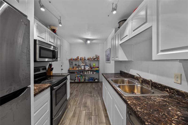 1 bedroom Condominium at 4400 Hillcrest Drive #704, Hillcrest No.21, Hollywood — photo 2