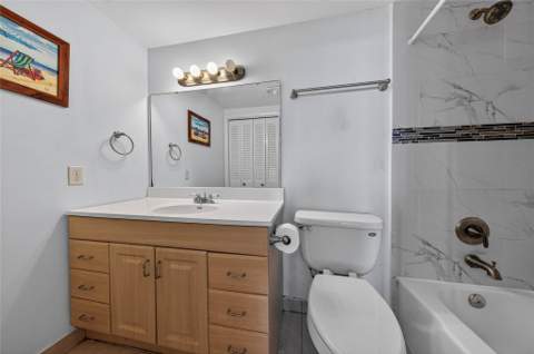 4400 Hillcrest Drive #704, Hollywood FL - photo 16 of 23