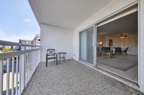 4400 Hillcrest Drive #704, Hollywood FL - photo 18 of 23