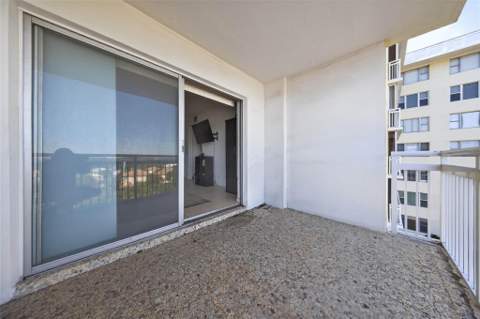 4400 Hillcrest Drive #704, Hollywood FL - photo 19 of 23