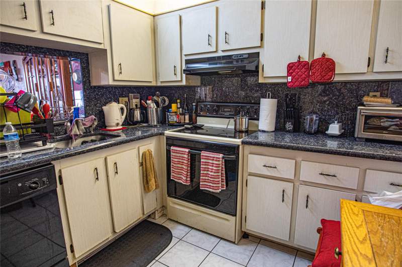 2 bedroom Condominium at 2850 Somerset Drive #307L, Somerset At Lauderdale La, Lauderdale Lakes — photo 5