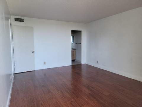 3121 NW 47th Terrace #403, Lauderdale Lakes FL - photo 11 of 17