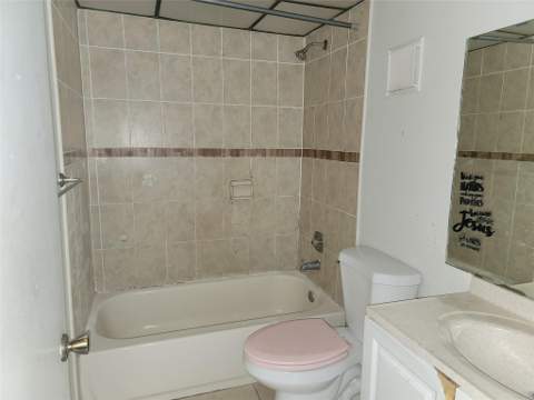 3121 NW 47th Terrace #403, Lauderdale Lakes FL - photo 13 of 17