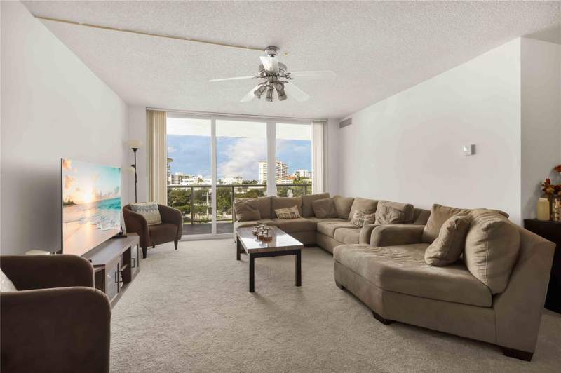 1 bedroom Condominium at 2701 N Ocean Boulevard #5f, Embassy Tower, Fort Lauderdale — photo 2