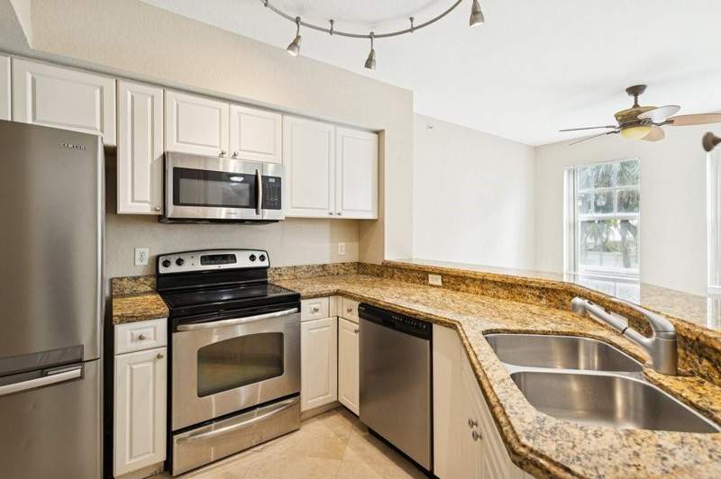 3 bedroom Townhouse at 6384 W Sample Road #6384, Cypress Pointe At Coral Springs, Coral Springs — photo 4