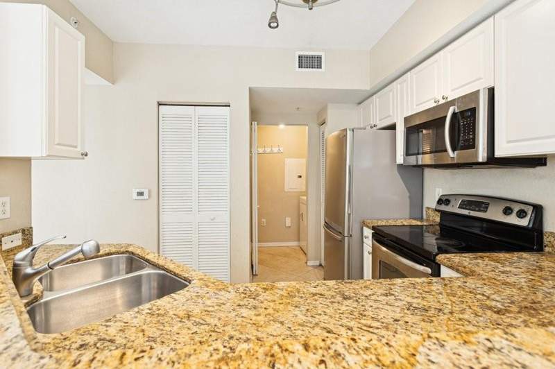 3 bedroom Townhouse at 6384 W Sample Road #6384, Cypress Pointe At Coral Springs, Coral Springs — photo 5