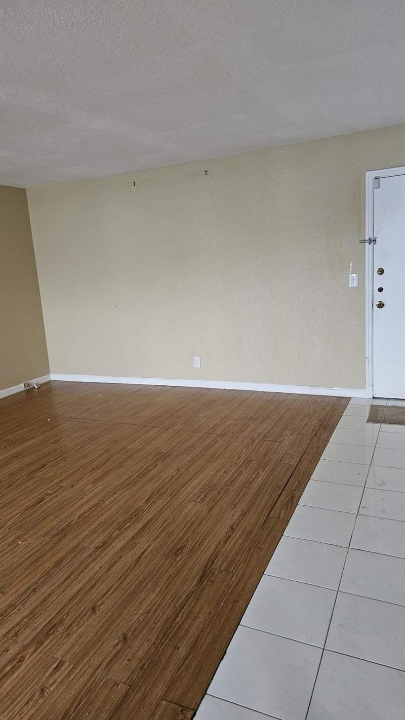 2 bedroom Condominium at 4042 NW 19th Street #F411, Majestic, Fort Lauderdale — photo 2