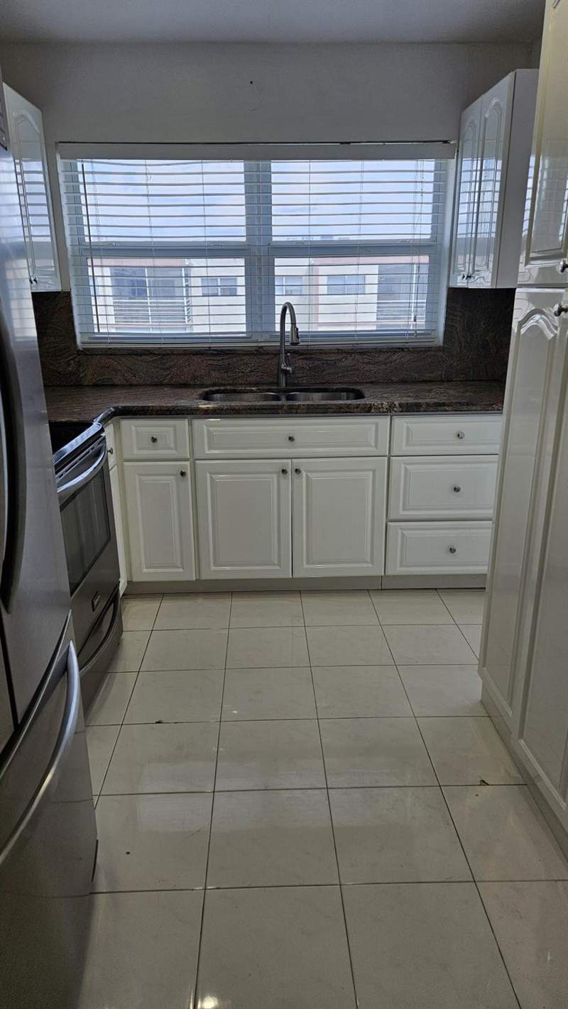 2 bedroom Condominium at 4042 NW 19th Street #F411, Majestic, Fort Lauderdale — photo 5