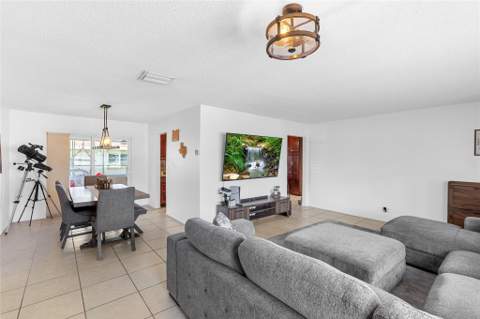 5607 NW 49th Avenue, Tamarac FL - photo 15 of 30