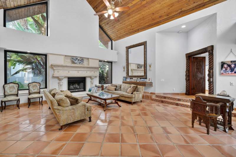 7 bedroom Single Family Residence at 5720 SW 33rd Terrace, Oak Point, Hollywood — photo 4