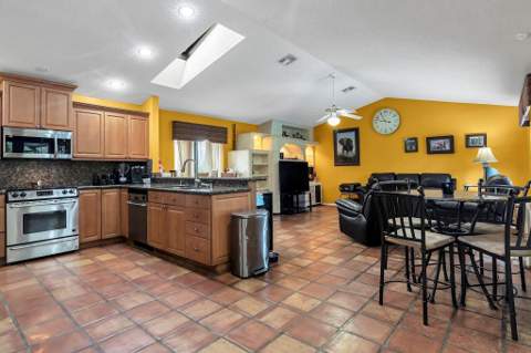 12121 NW 2nd Drive, Coral Springs FL - photo 15 of 33