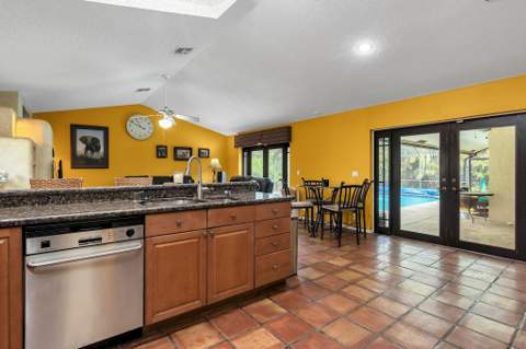 12121 NW 2nd Drive, Coral Springs FL - photo 17 of 33