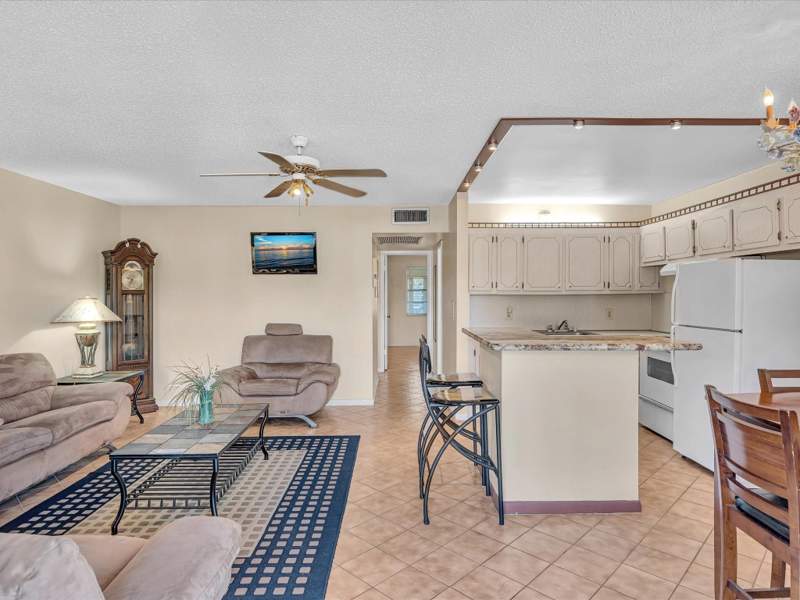 2 bedroom Condominium at 238 Ventnor Q #238, Century Village, Deerfield Beach — photo 4