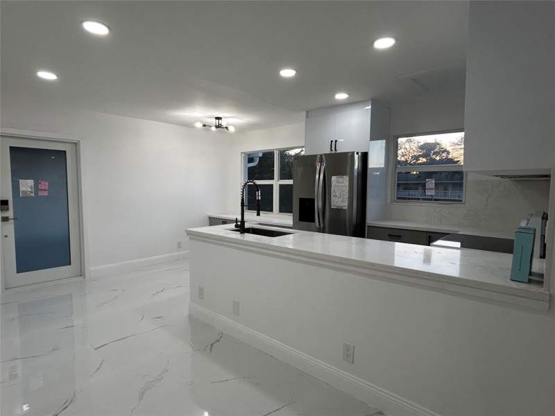 2 bedroom Condominium at 115 Ventnor F #115, Century Village Venton F, Deerfield Beach — photo 2