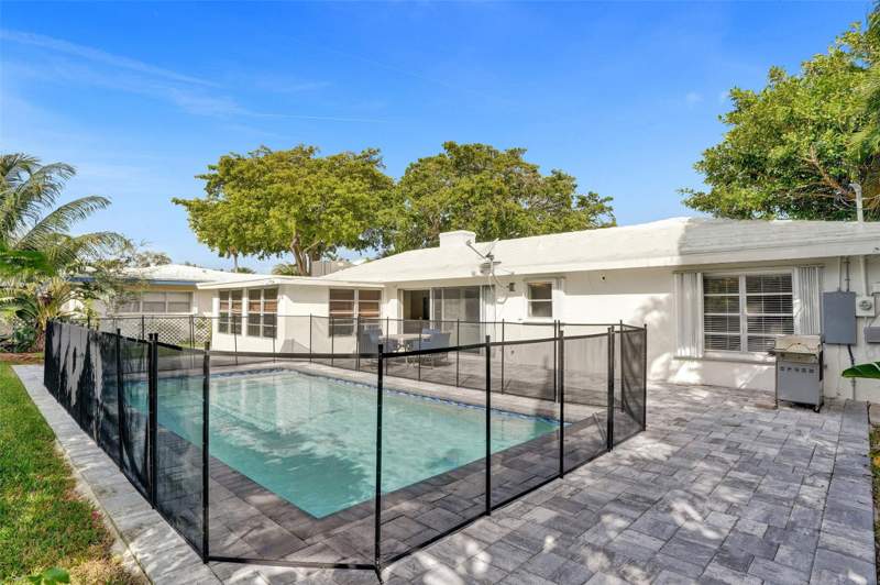 3 bedroom Single Family Residence at 260 Allenwood Drive, Beverly Shores 30-27 B, Lauderdale-By-The-Sea — photo 3