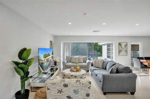 260 Allenwood Drive, Lauderdale-By-The-Sea FL - photo 6 of 67