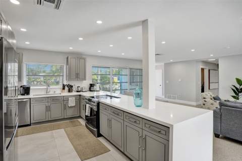 260 Allenwood Drive, Lauderdale-By-The-Sea FL - photo 12 of 67