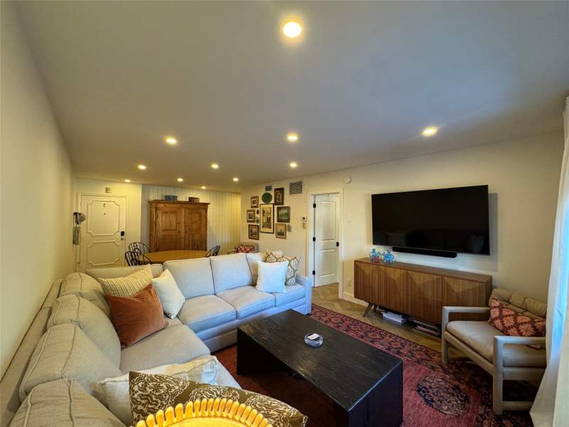1 bedroom Condominium at 9 NE 19th Court #211C, Manor Grove Village One, Wilton Manors — photo 2