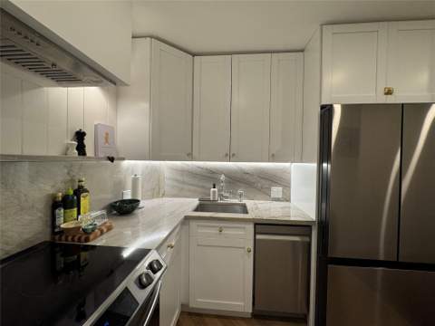 9 NE 19th Court #211C, Wilton Manors FL - photo 6 of 37