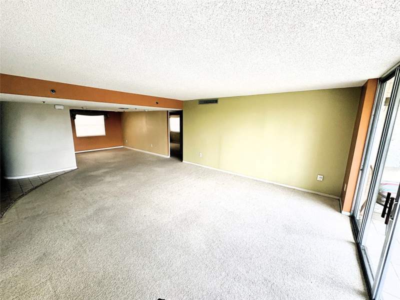 3 bedroom Condominium at 3940 Inverrary Boulevard #701a, 18th Hole At Inverr, Lauderhill — photo 2