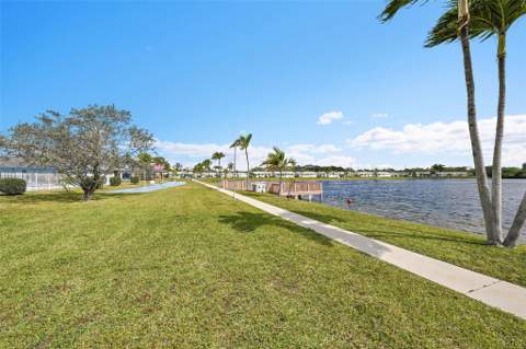2223 Park Lane #302, Hollywood FL - photo 6 of 27