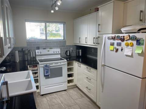 2566 S Garden Drive #108, Lake Worth FL - photo 10 of 19