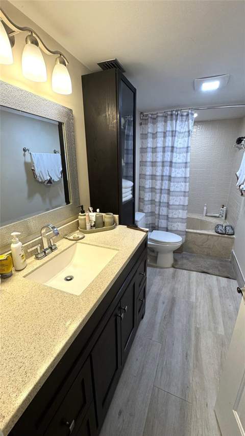 2200 S Cypress Bend Drive #905, Pompano Beach FL - photo 21 of 25