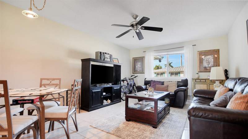 1 bedroom Stock Cooperative at 6263 NE 19th Avenue #923, Georgian Courts North, Fort Lauderdale — photo 2