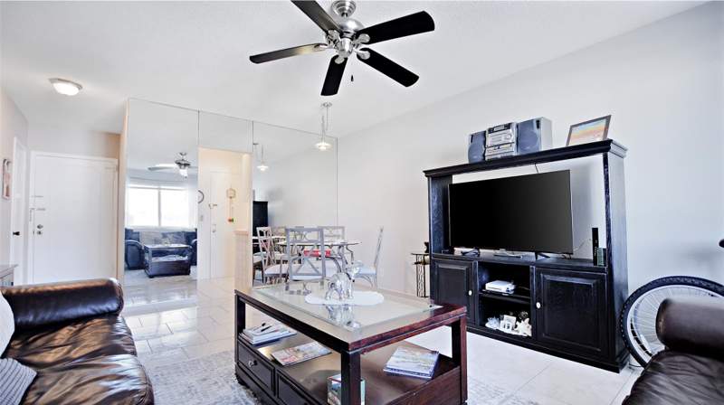 1 bedroom Stock Cooperative at 6263 NE 19th Avenue #923, Georgian Courts North, Fort Lauderdale — photo 5