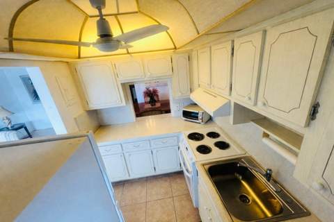 2050 NE 39th Street #209w, Lighthouse Point FL - photo 7 of 20
