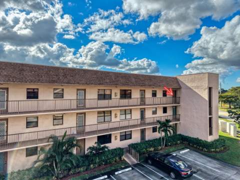 10466 Sunrise Lakes Boulevard #312, Sunrise FL - photo 6 of 57
