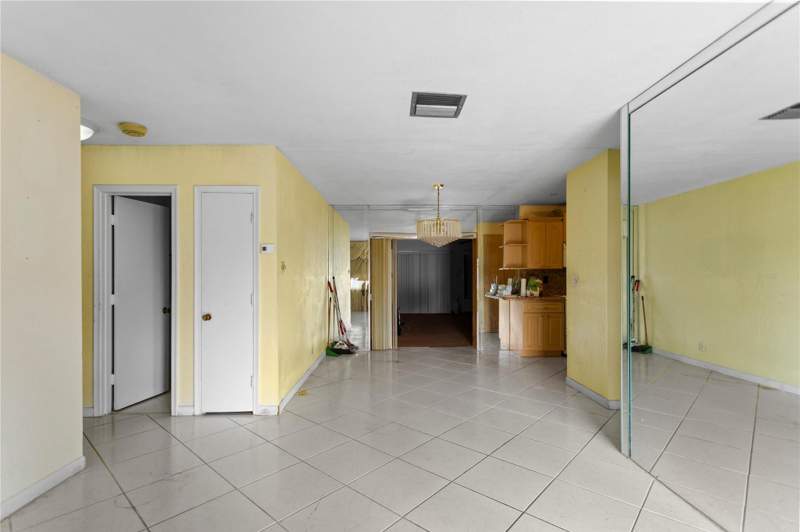 4 bedroom Single Family Residence at 1411 NW 51st Avenue, Flair Sub 2 51-38 B, Lauderhill — photo 5