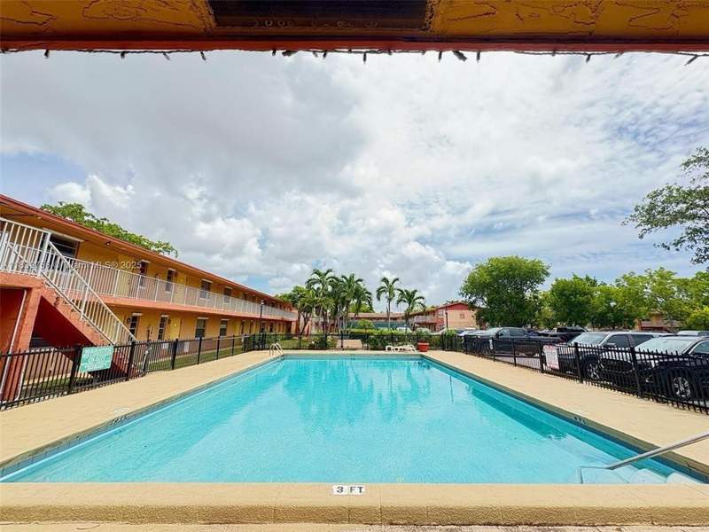 2 bedroom Condominium at 101 NE 41st Street #F101, Courts at Oakland Park, Oakland Park — photo 4