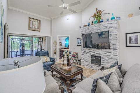 405 Maplewood Drive #405, Greenacres FL - photo 13 of 30