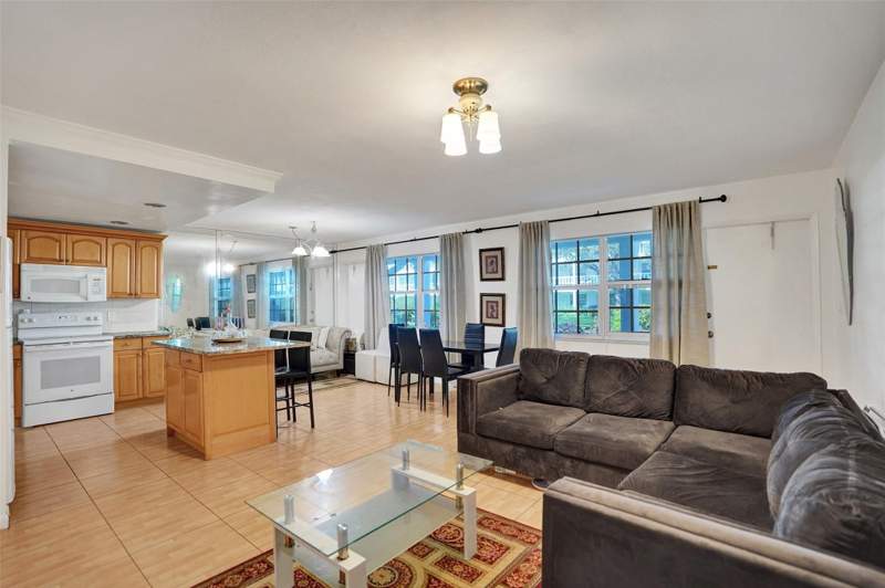 2 bedroom Condominium at 5208 NE 24th Terrace #F118, Maybury Mansions, Fort Lauderdale — photo 2