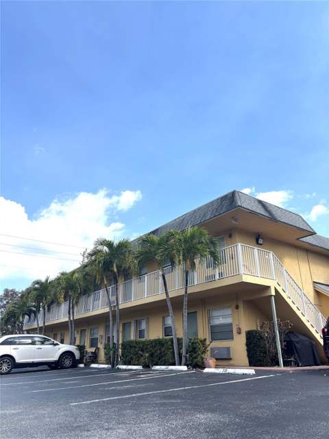 4071 N Dixie Highway #19, Oakland Park FL - photo 7 of 9
