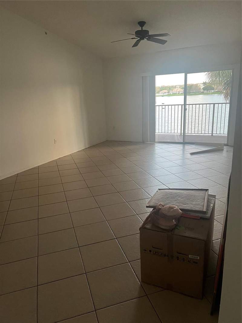 2 bedroom Condominium at 5031 Wiles Road #202, Evergreen Lakes Condo, Coconut Creek — photo 5