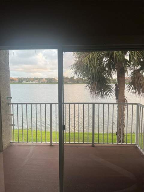 5031 Wiles Road #202, Coconut Creek FL - photo 8 of 19
