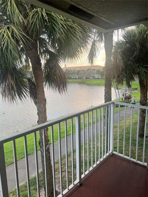 5031 Wiles Road #202, Coconut Creek FL - photo 9 of 19