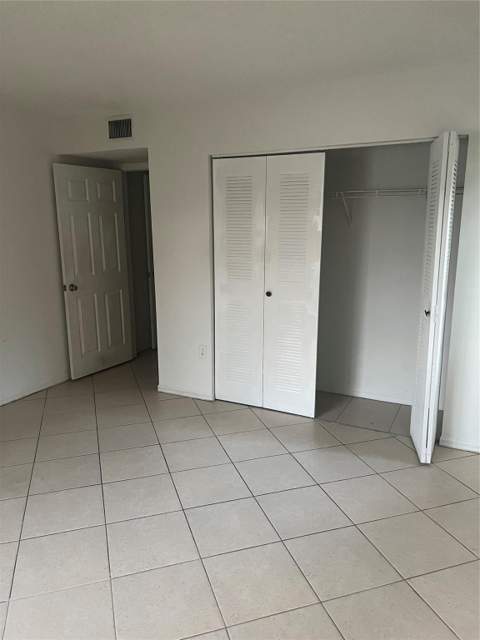 5031 Wiles Road #202, Coconut Creek FL - photo 15 of 19
