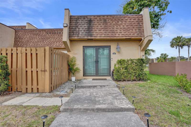 3 bedroom Townhouse at 3541 NW 95th Terrace #202, Welleby Townhome 1, Sunrise — photo 2