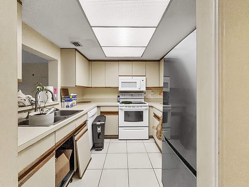 2 bedroom Condominium at 65 Deer Creek Road #H206, The Racquet Club, Deerfield Beach — photo 4