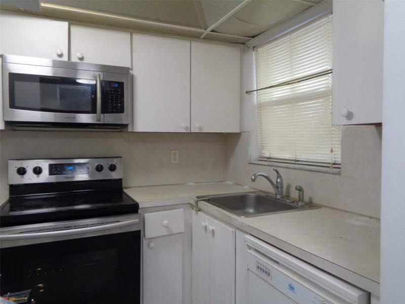 2 bedroom Condominium at 2831 E Sunrise Lakes Drive #209, Sunrise Lakes 12 Condo, Sunrise — photo 3