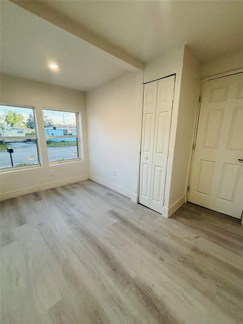 3 bedroom Single Family Residence at 1116 W 32nd Street, Dunbar Terrace, Riviera Beach — photo 4