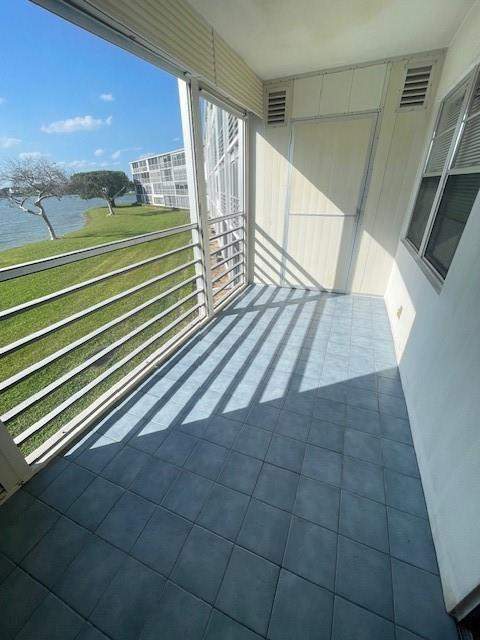 2075 Cornwall D #2075, Boca Raton FL - photo 23 of 32