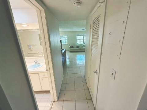 5208 NE 24th Terrace #F106, Fort Lauderdale FL - photo 6 of 33