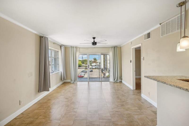 1 bedroom Condominium at 3040 NE 16th Avenue #402, River Shores, Oakland Park — photo 3