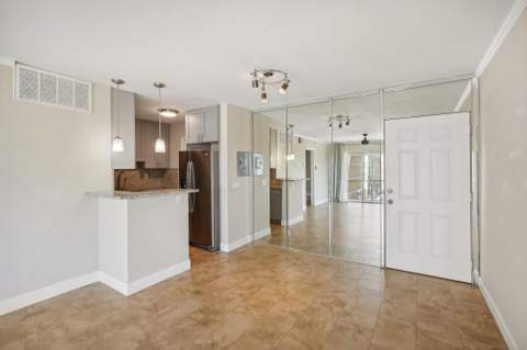 3040 NE 16th Avenue #402, Oakland Park FL - photo 8 of 30